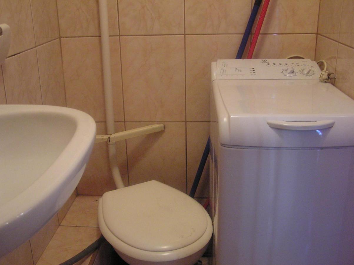 A- Kawalerka Mala Halczyna 9 Do Centrum 6 Przystankow Gasthuis Krakau